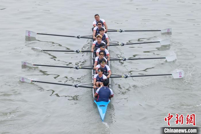 2024南京·大学生赛艇公开赛在外秦淮河鼓楼段拉