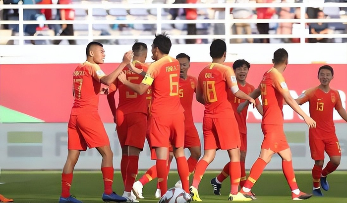 莫拉执教武汉三镇首秀惊艳 万项留洋独造三球引