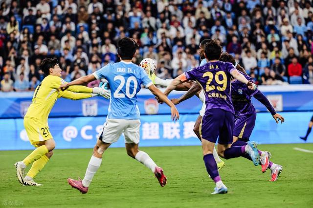 闫炳良伤缺雪上加霜 津门虎保级战面临多重挑战